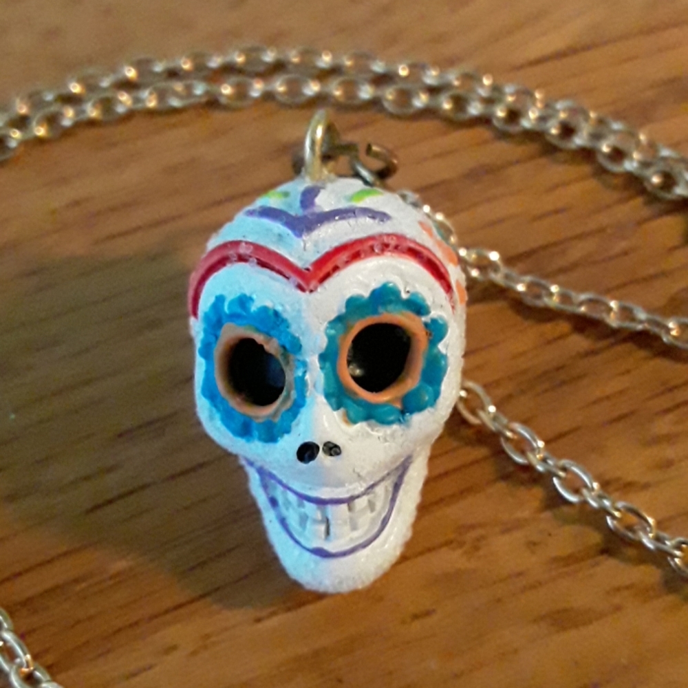 NWOT Fab Dia de los Muertos Sugar Skull Necklace